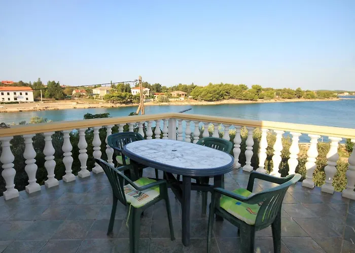 By The Sea - 846 شقة